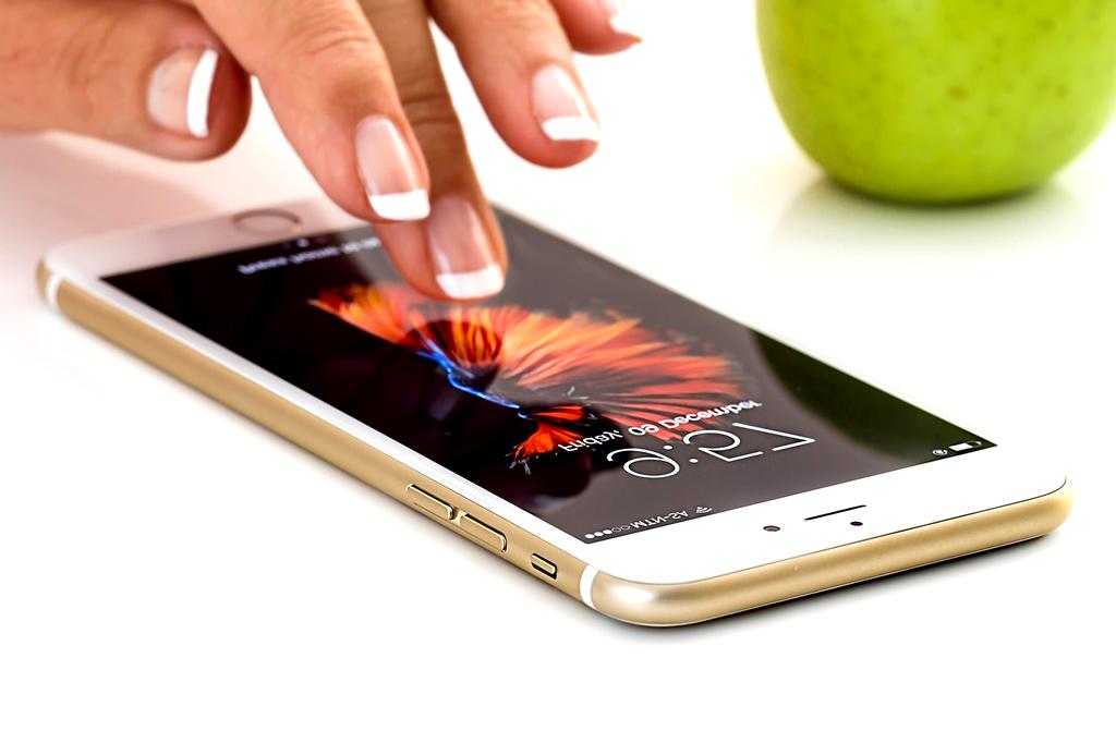 Holographic projection of neural network data