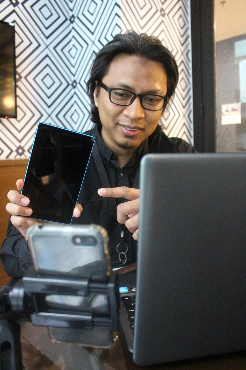 Icon representing video tutorial